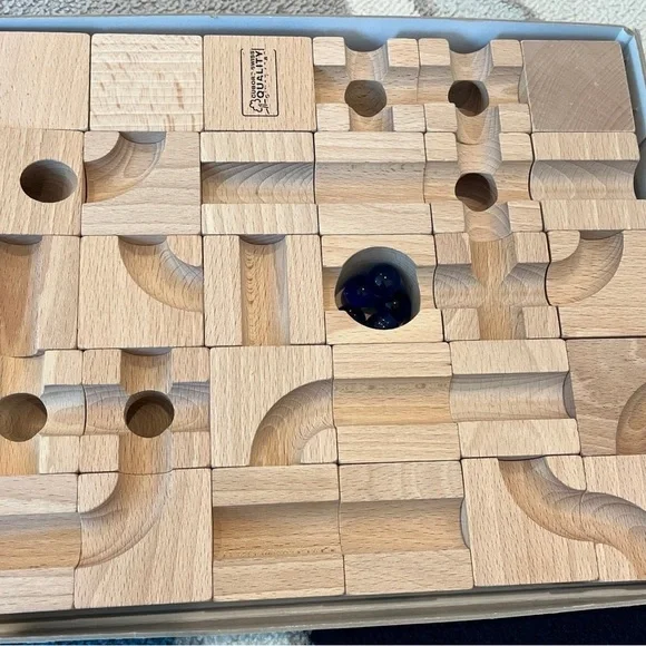 CUBORO wooden marble run